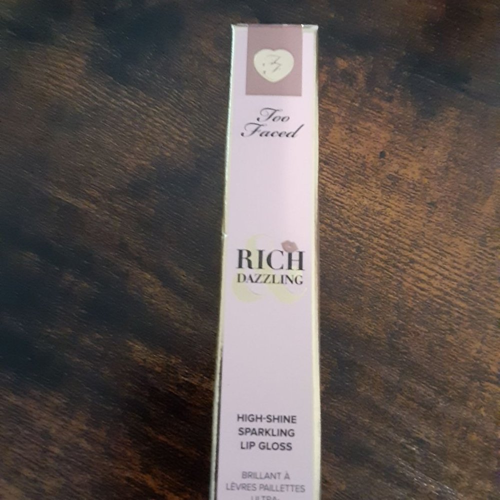 Too Faced lip gloss
